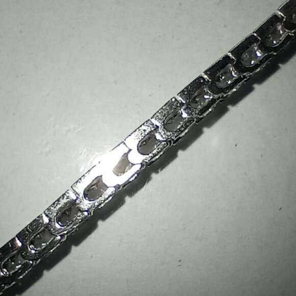 10Kt White Gold 2-Carat Diamond “Half Moon” Eternity Bracelet - Picture 4 of 6